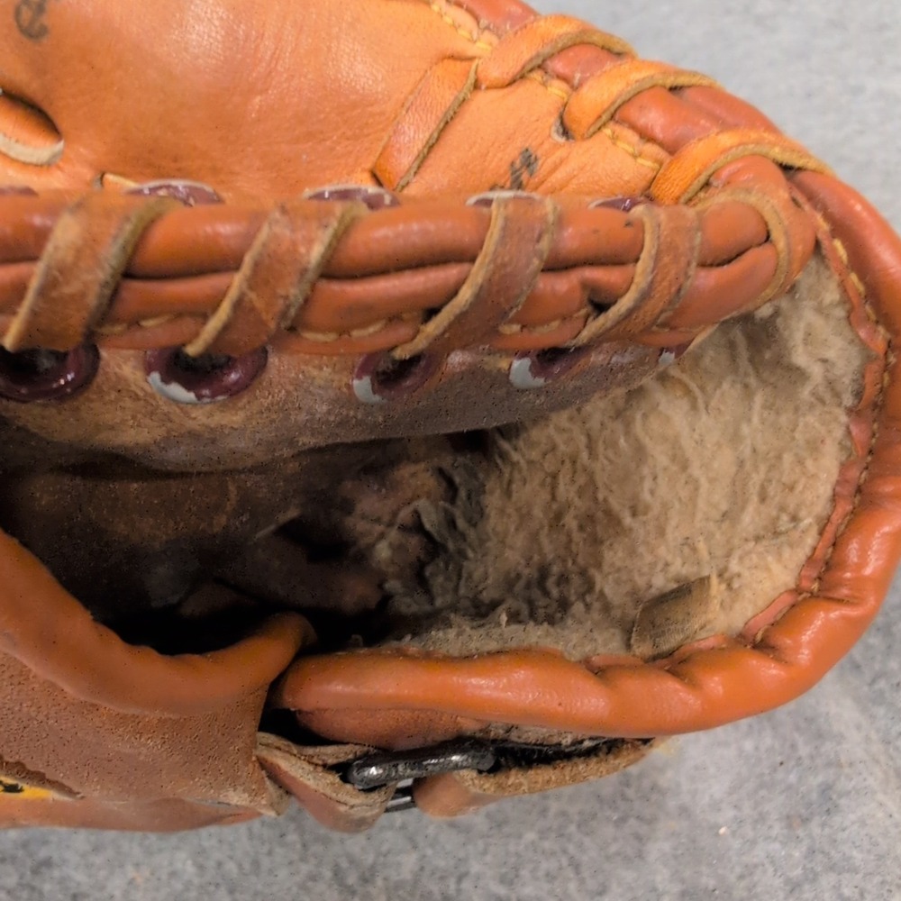 MAG Leaguer Baseball Glove Tan Leather Right Hand Throw EZ-Catch Pocket Rawhide - Picture 4 of 5